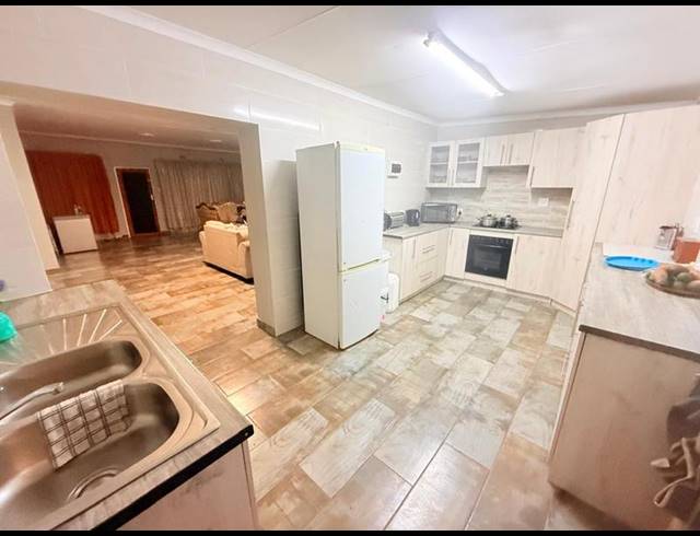 3 BEDROOM HOUSE FOR SALE IN VANDERBIJLPARK CW 6